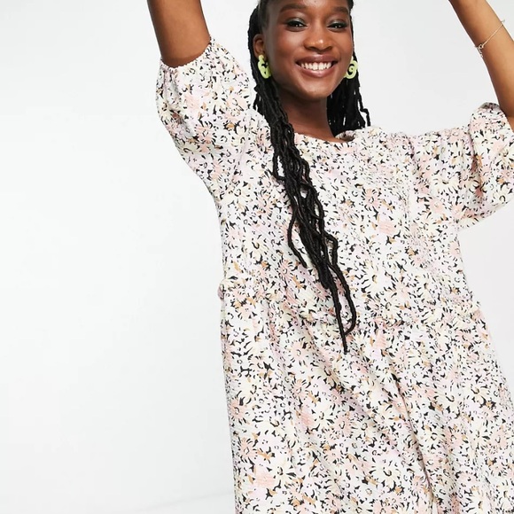 ASOS DESIGN high neck textured smock romper in smudge floral- Oversized - Picture 5 of 8